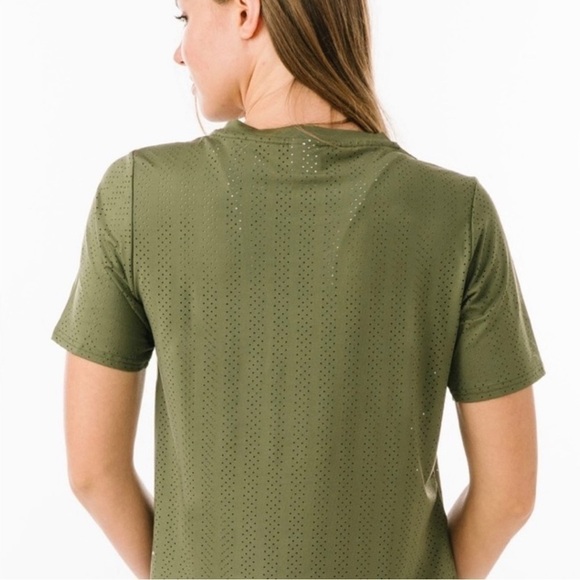 Zyia | Vertical Chill Tee Short Sleeve Spandex Olive Green Size  XS - Picture 3 of 9